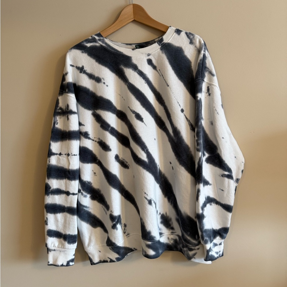 Wild Fable Navy and White Striped Tie-Dye Sweatshirt size XL